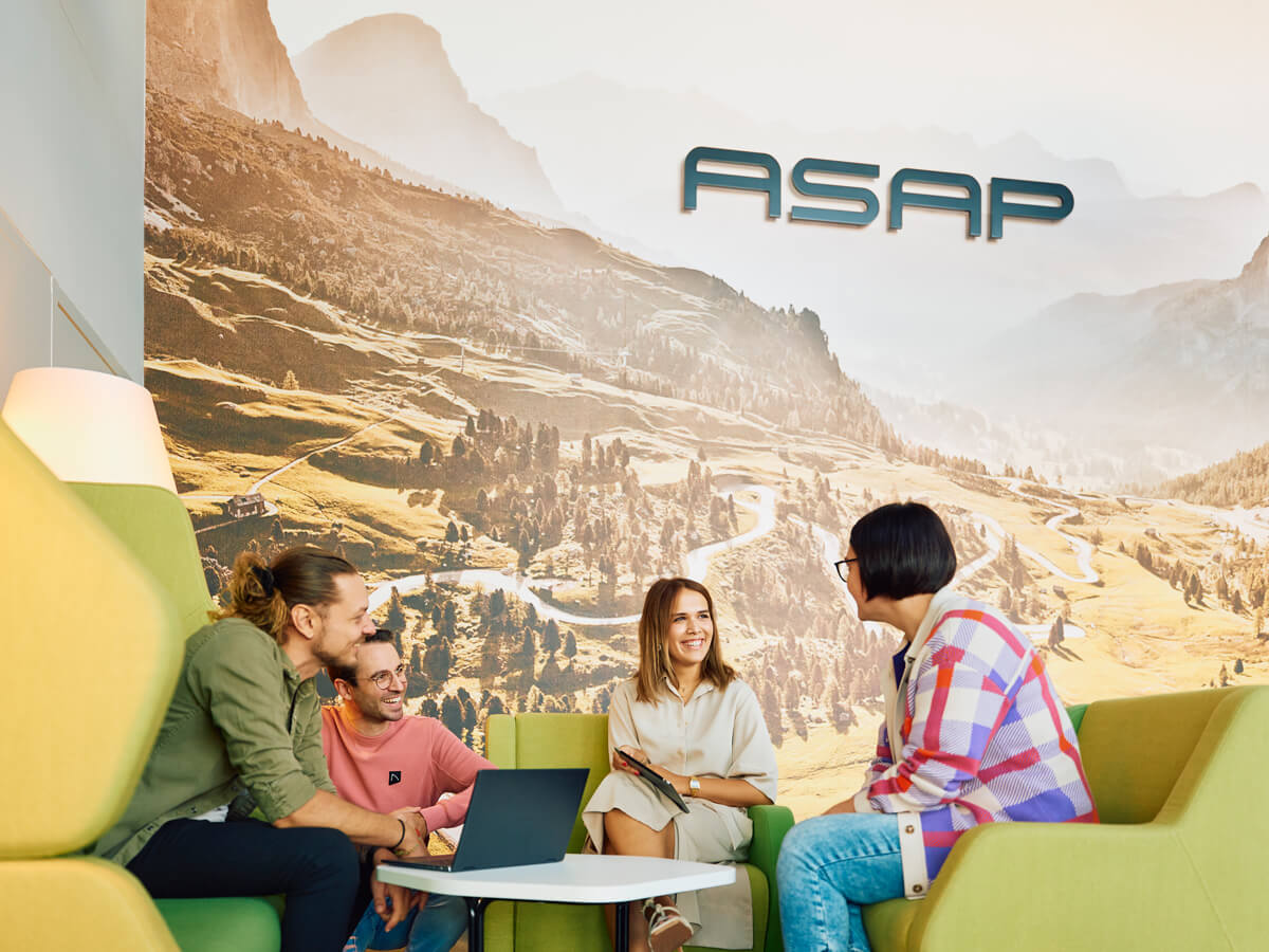 Teambesprechung ASAP Lounge 